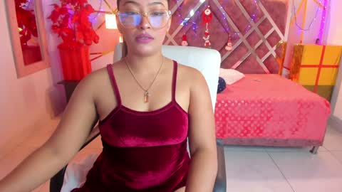 Snapshot of miajonsonn chatting on December 19, 4:45 am Mia Jonsonn online show from December 19, 4:45 am