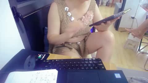 Mia online show from October 10, 5:45 am