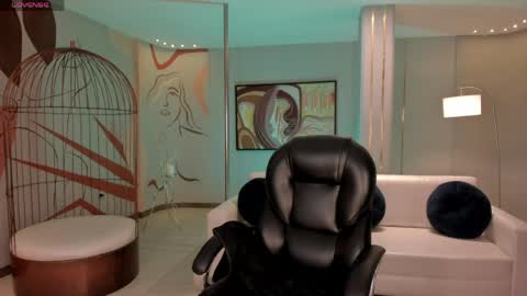 Call me Mia  online show from April 2, 7:33 pm