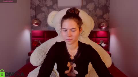 Mia online show from January 4, 5:27 am