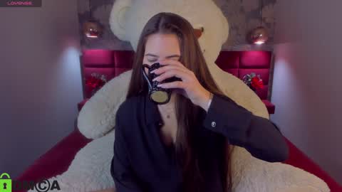 Mia online show from January 31, 5:51 am