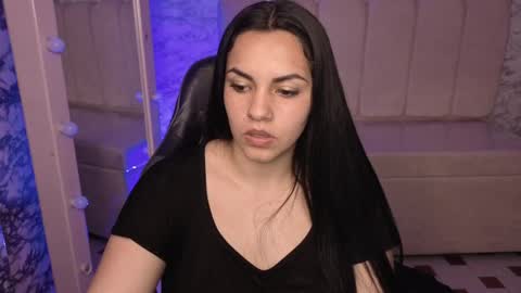 Snapshot of mialover_v chatting on September 26, 8:17 pm Hi Stream 1500 to 2100 online show from September 26, 8:17 pm