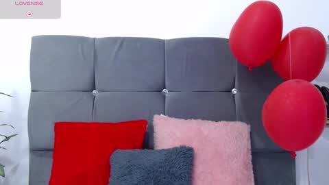 Snapshot of miamackleyn_ chatting on March 8, 1:01 pm MIA online show from March 8, 1:01 pm