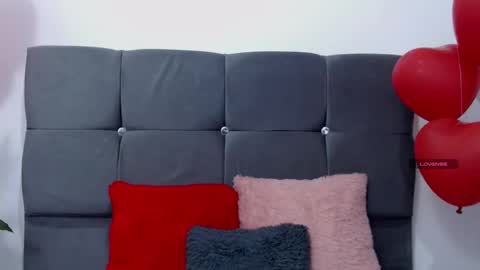 Snapshot of miamackleyn_ chatting on February 27, 12:45 pm MIA online show from February 27, 12:45 pm