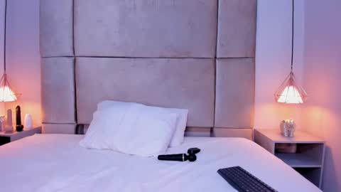 Snapshot of miamiller69 chatting on February 2, 5:10 am Mia  online show from February 2, 5:10 am