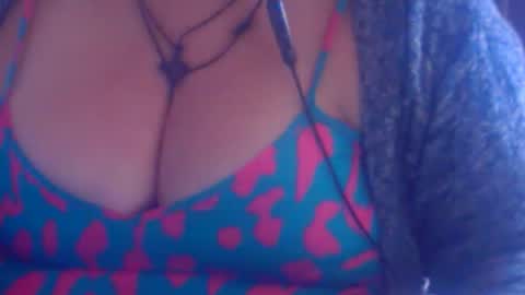 Snapshot of miamimistress chatting on October 10, 12:10 pm maya online show from October 10, 12:10 pm