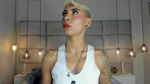 Snapshot of miamorgann chatting on February 10, 1:22 pm Mia Morgann online show from February 10, 1:22 pm