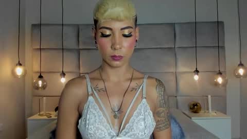 Snapshot of miamorgann chatting on January 25, 10:39 pm Mia Morgann online show from January 25, 10:39 pm