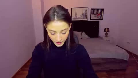 Mia online show from December 29, 10:25 pm