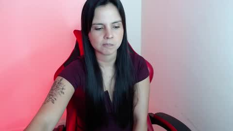 Snapshot of miarobinn_ chatting on October 14, 12:19 pm miarobinn_ online show from October 14, 12:19 pm