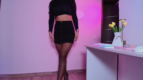 My name is Mia  Please say hello I like to chat with you. If you have requests or dirty talk please use tip online show from December 19, 12:34 pm