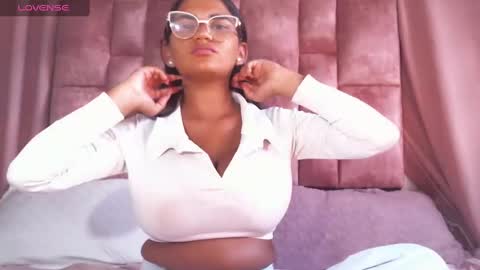 miasaandovaal 22 online show from January 8, 9:01 pm