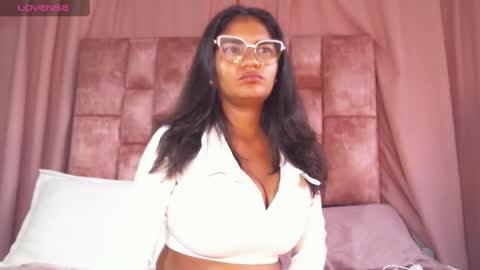 miasaandovaal 22 online show from January 1, 9:31 pm