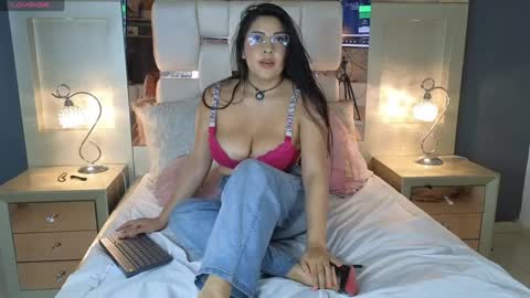 Snapshot of miasavagex18 chatting on September 27, 11:45 pm MiaHancock online show from September 27, 11:45 pm