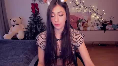 Miayna Silk online show from December 31, 7:31 am