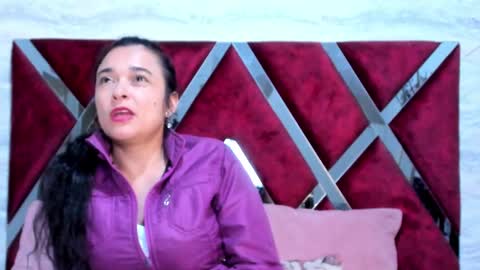 Mia Villalobos online show from December 7, 11:40 am