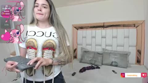 Mia Villalobos online show from September 21, 3:21 pm