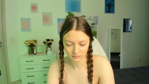 Snapshot of miavixxenn chatting on September 12, 4:02 am Mia online show from September 12, 4:02 am