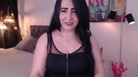 Snapshot of miawilson_1 chatting on January 11, 3:23 am Mia Wilson online show from January 11, 3:23 am