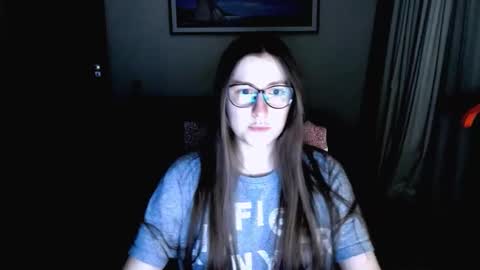 LuckyMia online show from April 5, 10:53 pm