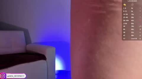 Snapshot of mich_bittersweet chatting on October 2, 11:10 pm online show from October 2, 11:10 pm