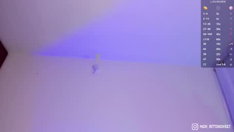 Snapshot of mich_bittersweet chatting on October 19, 10:23 pm online show from October 19, 10:23 pm