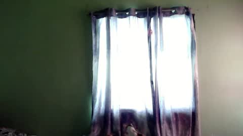 My name is Kel 18. 53 short and petite... online show from January 3, 3:27 am