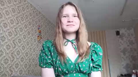 Juliana online show from August 4, 11:05 am