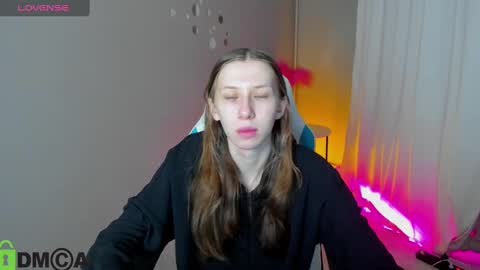 michele_mack online show from December 25, 2:57 am