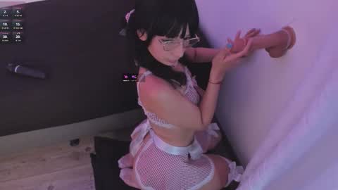 michelle_cutee_ online show from October 14, 8:00 pm