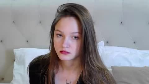 Snapshot of michelle_roux chatting on October 17, 4:10 pm Michelle online show from October 17, 4:10 pm