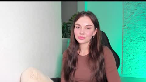 Michellee online show from November 5, 6:13 pm