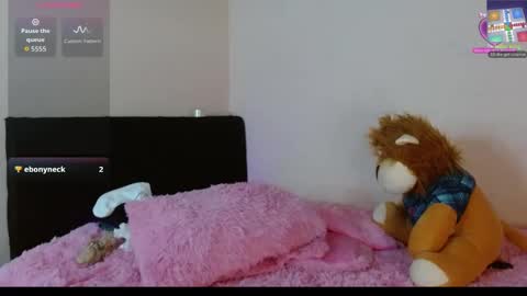 michellmoon1 online show from October 25, 8:15 pm