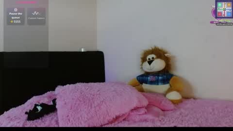 michellmoon1 online show from October 24, 8:05 pm