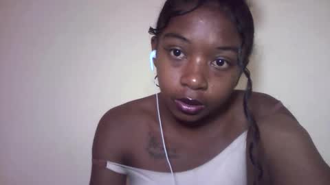 michou_69 online show from May 30, 7:17 am