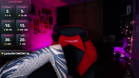 Pola  INDEPENDENT MODEL online show from March 7, 2:51 am