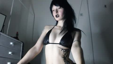 Snapshot of midnightsiren chatting on September 16, 9:12 pm midnightsiren online show from September 16, 9:12 pm