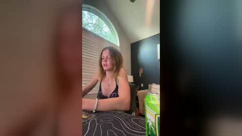 midnightsiren01 online show from August 8, 11:51 am