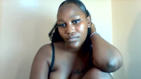 Snapshot of midnightt_tease chatting on October 18, 5:48 pm midnightt_tease online show from October 18, 5:48 pm