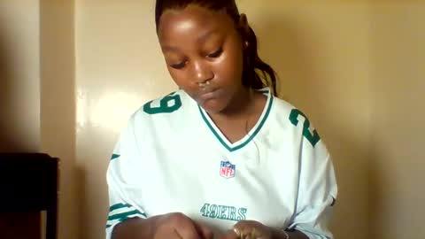 Snapshot of midnightt_tease chatting on October 2, 8:19 am midnightt_tease online show from October 2, 8:19 am