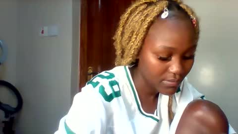 Snapshot of midnightt_tease chatting on September 14, 2:26 pm midnightt_tease online show from September 14, 2:26 pm