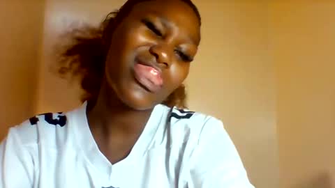 Snapshot of midnightt_tease chatting on October 26, 3:40 pm midnightt_tease online show from October 26, 3:40 pm