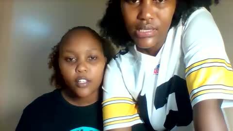 Snapshot of midnightt_tease chatting on October 19, 10:34 pm midnightt_tease online show from October 19, 10:34 pm