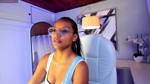 miel_ambar online show from April 17, 1:02 pm