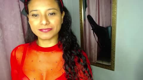 Snapshot of mielsquirt chatting on December 6, 9:32 am mielsquirt online show from December 6, 9:32 am
