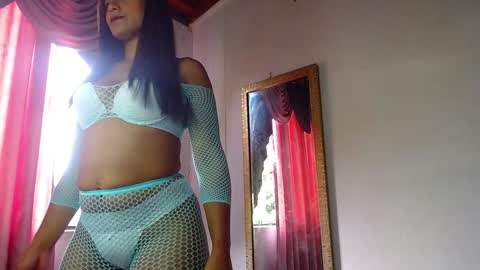 Snapshot of mielsquirt chatting on February 7, 8:20 pm mielsquirt online show from February 7, 8:20 pm