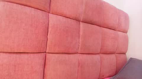 Snapshot of miia_01_ chatting on October 2, 11:59 am Mia online show from October 2, 11:59 am