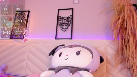   online show from February 8, 12:06 pm