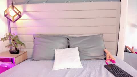 miia_ferrari online show from June 19, 2:53 pm
