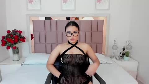 Mia  online show from January 21, 7:17 pm